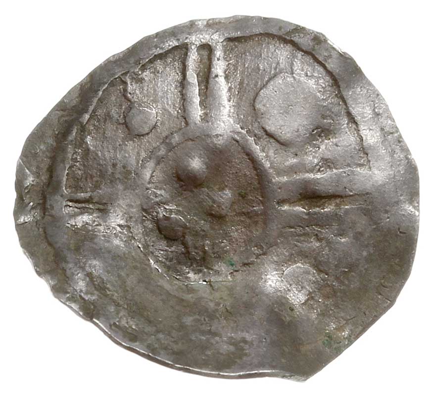 nieokreślone naśladownictwo denara anglosaskiego Knuta typu quatrefoil lub long cross, Aw: Prowizoryczna imitacja popiersia, Rw: Imitacja długiego krzyża, srebro 1.12 g, duża ciekawostka