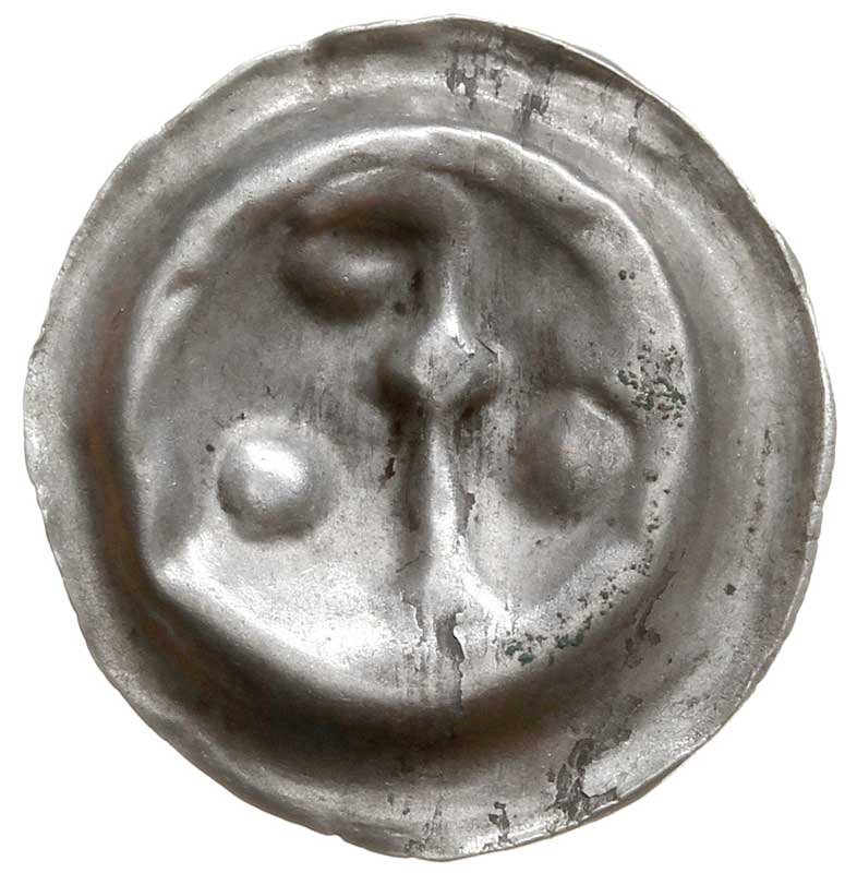 brakteat guziczkowy, koniec XIII w., Pastorał między dwiema dużymi kulkami, Wieleń 39, podobny do Dbg 166, lecz znacznie lżejszy a kulki większe, srebro 0.21 g