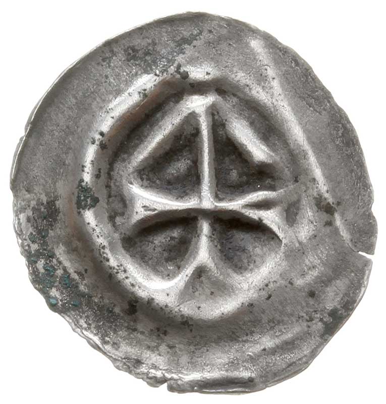 brakteat guziczkowy, koniec XIII w., Przekrzyżowana strzała z rozszczepioną lotką, Wieleń 43, srebro 0.20 g