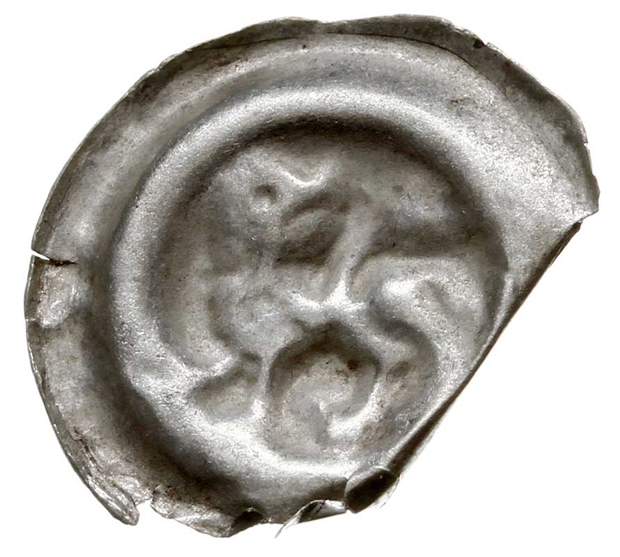 brakteat guziczkowy, koniec XIII w., Lew idący w lewo z głową zwróconą do tyłu i podwiniętym ogonem, Wieleń 189, srebro 0.16 g, zagięty i wykruszony