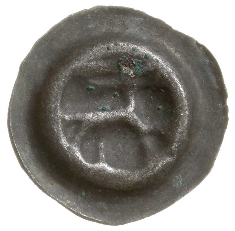 brakteat guziczkowy, XIII/XIV w., Zgeometryzowany jeleń idący w prawo