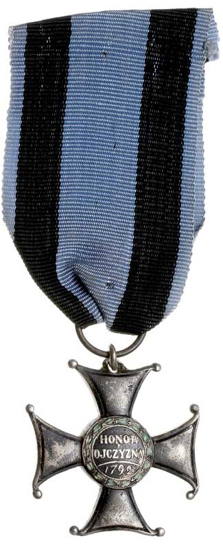 Order Virtuti Militari V klasa, wtórnik, brąz srebrzony 36 x 37 mm, emalia, na uszku znak wytwórcy JK (Jan Knedler), ślady noszenia na mundurze, wstążka