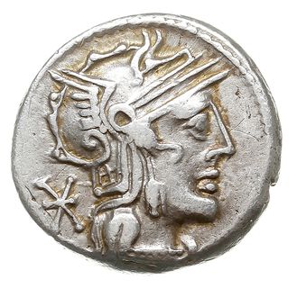 denar, Rzym, Aw: Głowa Romy w hełmie w prawo, Rw: Jeździec galopujący w prawo, trzymający włócznię, po lewej znak menniczy - rogi kozła, u dołu Q PILIPVS, w odcinku ROMA, srebro 3.90 g, Craw. 259/1, Syd. 477, lekko niecentryczny rewers