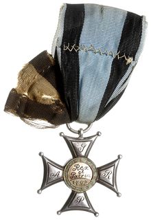 Królestwo Kongresowe 1815-1830, Srebrny Krzyż Virtuti Militari, srebro 38.5 x 38 mm, 14.85 g, tarcza środkowa złota, emalia, oryginalną wstążką, widoczne ślady późniejszych napraw, np. urwany oryginalny łącznik i widoczny wyraźny ślad po dolutowaniu nowego łącznika