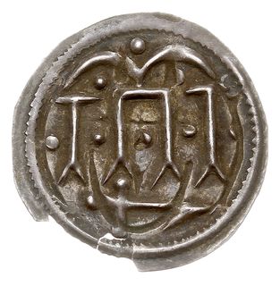 półbrakteat, przed 975, Aw: Fragment legendy [DORES]TΠT, u góry łuki, u dołu miecz, Rw: Imitacja napisu CAROLVS, srebro 0.38 g, Hauberg 1, Malmer KG 9, CE III C2a/ D III C1a, lekko wykruszony brzeg, patyna, monety z legendą DORESTAT są według ostatnich badań datowane na okres przed panowaniem Haralda Sinobrodego