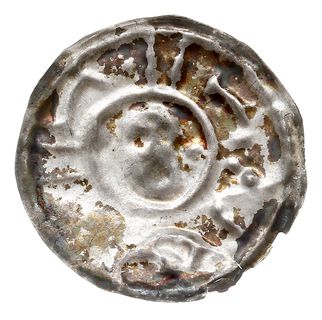 brakteat 1. poł. XIII w., Głowa w obwódce, imitacja napisu w otoku, srebro 0.13 g, Fbg 69, plamiasta patyna