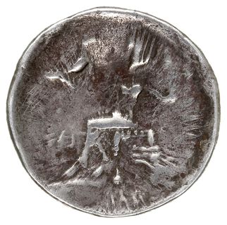 Celtowie Wschodni, naśladownictwo tetradrachmy Filipa III, Aw: Głowa w nakryciu ze skóry lwa w prawo, Rw: Zeus siedzący na tronie w lewo, trzymający orła i berło, przed nim słabo czytelny monogram, srebro 16.59 g, Kostial 900-901, Göbl 579/10, Castelin 1346, ładniej wybite szczegóły rysunków niż egzemplarze z cytowanych publikacji, patyna