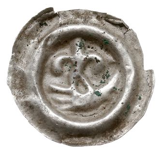 brakteat guziczkowy, XIII w., Dłoń w lewo trzymająca trzymająca kciukiem i wskazującym palcem lilię ku górze, srebro 0.17 g, Kop. 206, Bahrf. Brandenburg 764
