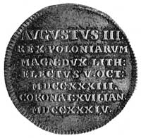 żeton koronacyjny Augusta III 1734, Aw: Korona z napisem MERVIT ETTVEBITVR (zasłużył i będzie jej ..