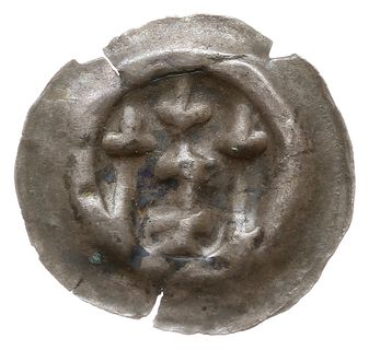 brakteat pocz. XIV w., Na tarczy zakonnej krzyż i obok dwa długie krzyże, Waschinski 64, Paszkiewicz N8a, srebro 16 mm, 0.21 g, na stronie odwrotnej napis, lekko wyszczerbiony kołnierz, patyna