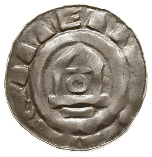 denar krzyżowy z kaplicą z pocz. XI w.; Aw: Kapl