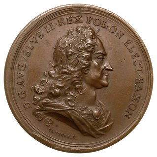 August II - medal 1730, sygnowany VESTNER F, wybity dla upamiętnienia bitwy w 1547 r. na polach Muhlbergu pomiędzy armią katolicką dowodzoną przez cesarza Karola V i armią protestanckiego związku szmalkaldzkiego dowodzoną przez elektora saskiego Jana Fryderyka I Wspaniałomyślnego, Av.: Popiersie króla wprawo i napis otokowy: D G AVGVSTVS II REX POLON ELECT SAXON, Rv.: Scena szarży na koniach, napis otokowy: MARTIS SAXONICI SPECTACVLA BELLICA BELLA, poniżej IN CAMPO AD MVLBERG MDCCXXX V, brąz, 44 mm, Bernheimer 269, H.-Cz. 2675 (w srebrze), prawdopodobnie odbitka XIX wieczna