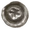 brakteat XIII/XIV w.; Nieregularna gwiazda pięcioramienna, przypominająca łeb barana ze skarbu w P..