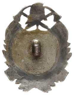 odznaka rocznicowa 25 Lecia Straży Pożarnej w Konstantynowie 1902-1927, jednoczęściowa wykonana w tombaku srebrzonym 31 x 24 mm, strona odwrotna gładka. Nakrętka sygnowana F. Szczepański Łódź