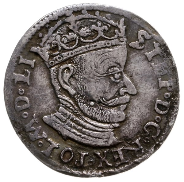 trojak 1580, Wilno; głowa króla dzieli napis u g