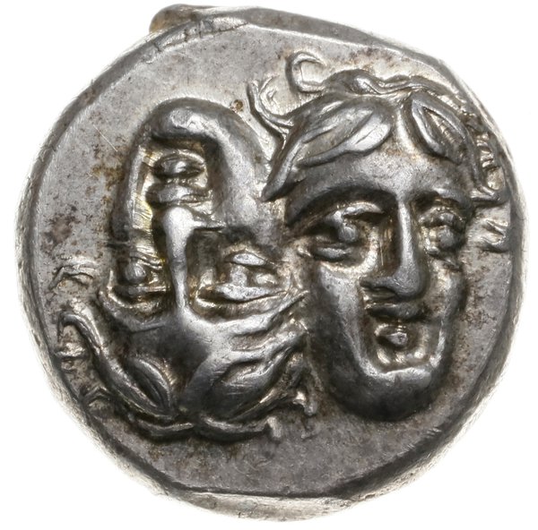 drachma IV w. pne; Aw: Dwie głowy obrócone wzglę
