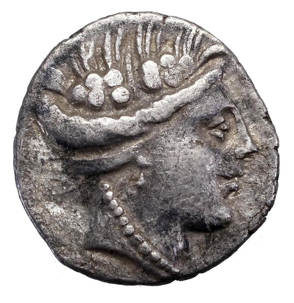 Tetrobol, ok. 196–146 pne; Aw: Głowa nimfy Histi