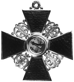 krzyż Orderu Św. Anny (II klasa) koniec XIX w., złoto (punca 56 na uszku i inicjały AK na ramieniu pod emalią),emalia czerwona, biała, niebieska i różowa bez wstążki i zawieszki 43 x 43 mm
