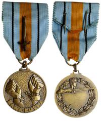 Medal kombatancki Rawa Ruska, Aw: Dwie ręce z ro