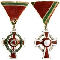 Austria, Odznaka Honorowa II Klasy Austriackiego Czerwonego Krzyża z dekoracją wojenną (Ehrenzeichen für Verdienste um das Rote K, od 1914