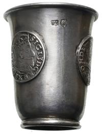 Polska, kielich srebrny z monetami
