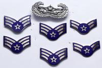 odznaka pilota szybowca i metalowe oznaczenia po