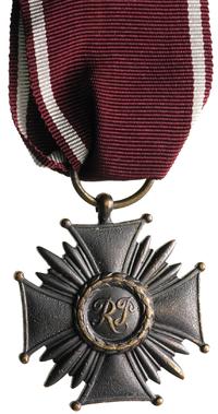 Brązowy Krzyż Zasługi, brąz 40 x 40 mm, wstążka