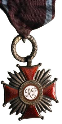 Srebrny Krzyż Zasługi, srebro 41 x 41 mm, wstążk