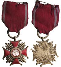 srebrny Krzyż Zasługi, na stronie odwrotnej nume